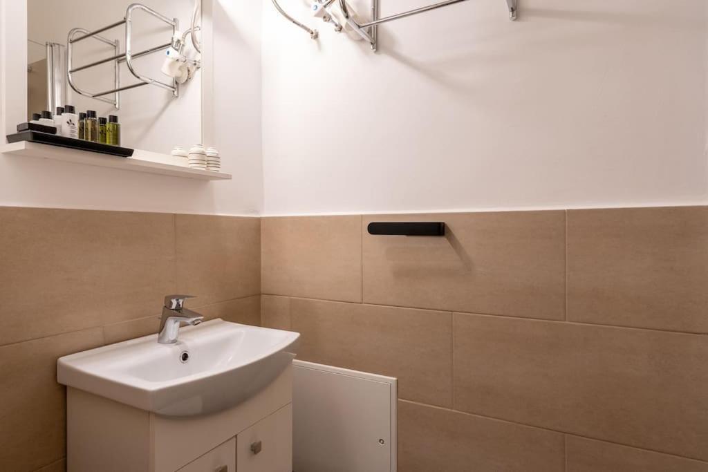 Apartmán Practical 1Br Flat By Center By Hm Vídeň Exteriér fotografie